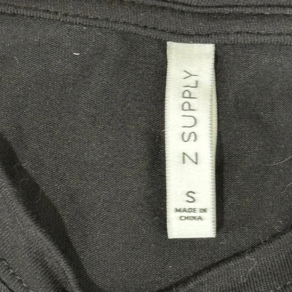 Z supply twist front shirt - Picture 3 of 4